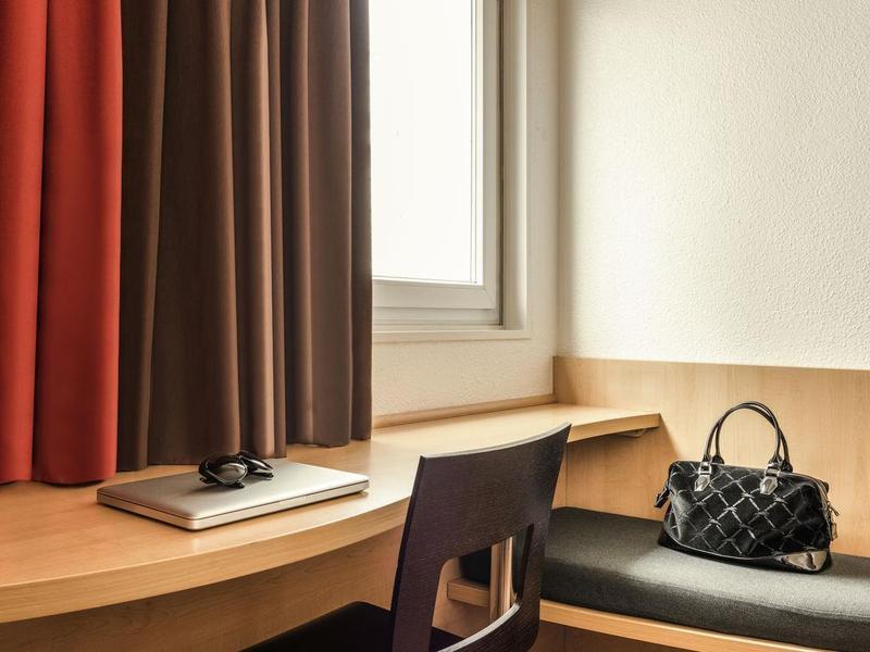 Ibis Budget - Porte De Баньоле Екстер'єр фото