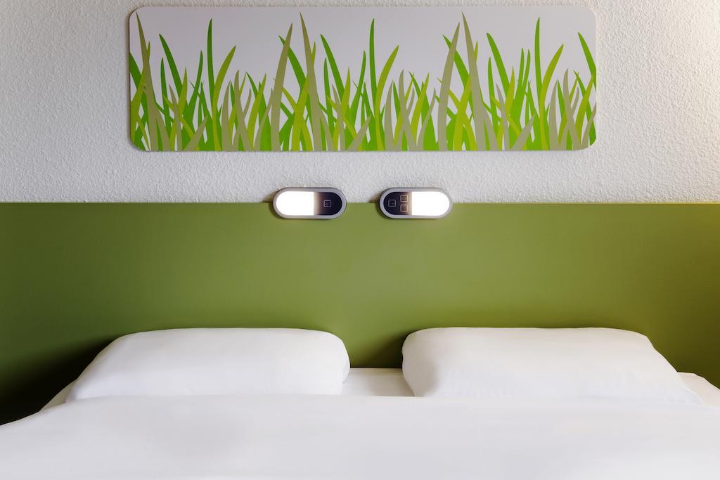 Ibis Budget - Porte De Баньоле Екстер'єр фото