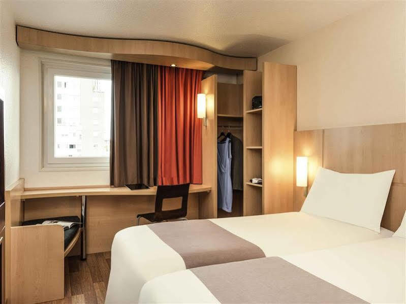 Ibis Budget - Porte De Баньоле Екстер'єр фото
