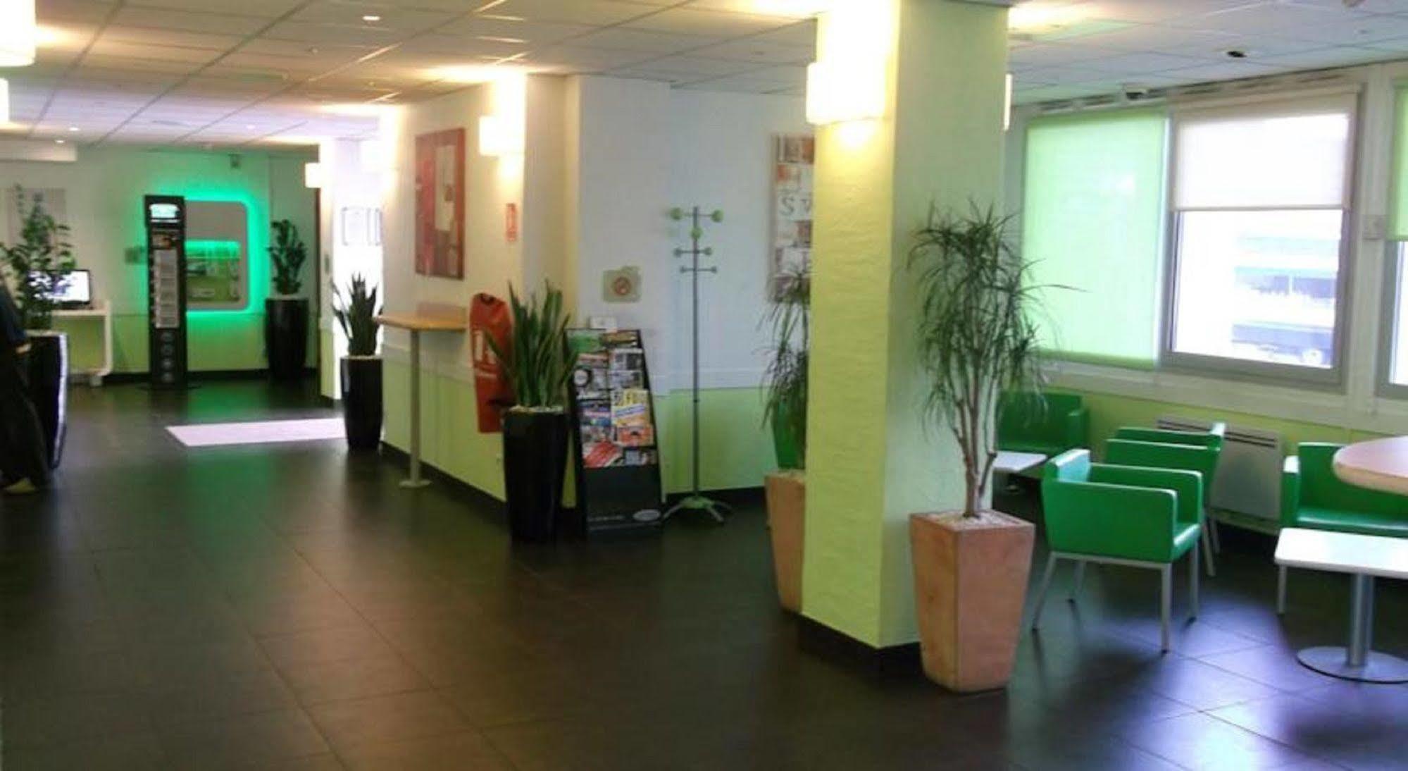 Ibis Budget - Porte De Баньоле Екстер'єр фото